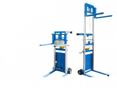 Light and portable hand-operated warehouse stacker for increasing storage height, featuring a manual lifting platform made of aluminum alloy and a lifting mechanism.