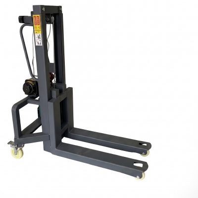 Compact material lift